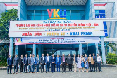 Đại sứ đặc mệnh toàn quyền Đại Hàn Dân Quốc tại Việt Nam thăm, làm việc tại Trường Đại học Công nghệ Thông tin và Truyền thông Việt - Hàn