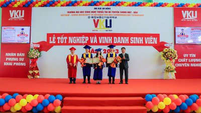 VKU long trọng tổ chức lễ tốt nghiệp và vinh danh sinh viên năm 2023